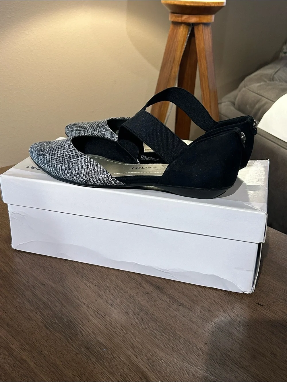 Anne Klein Sport chic pointed